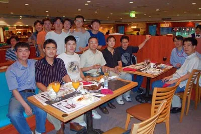 2003 — 慶祝教師節，老師與學生於「鬥牛士」聚餐（2003/09/19）