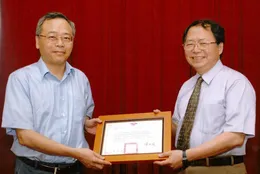 清華特聘講座、清華講座與特聘教授電子專刊訪談（與陳力俊校長合影）